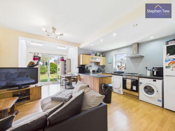 Living / Dining Kitcheb