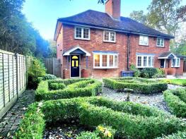 1, Homestead Cottages, London Road, Windlesham GU20 6LG