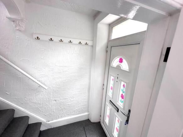 2 bed Semi-Detached to rent Image 3