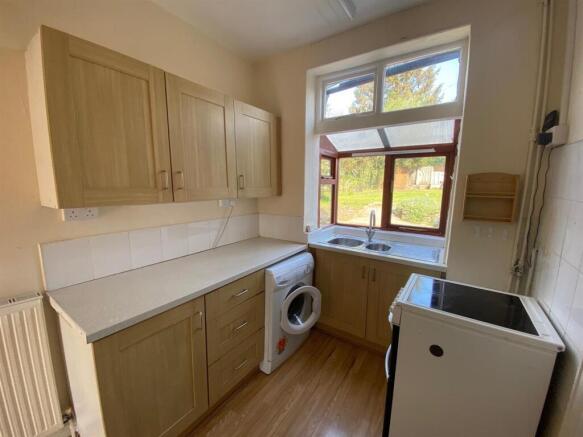 19 Broadway kitchen.jpg