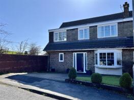 16, Chaucer Rise, Dukinfield SK16 5EB