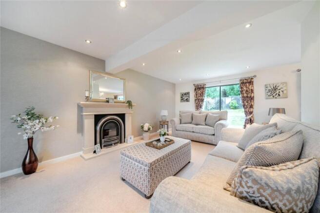4 bed Detached for sale Image 7