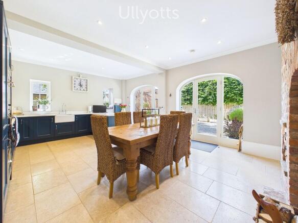 4 bed Barn Conversion for sale Image 10