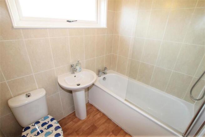 8- Bathroom (Copy).jpg