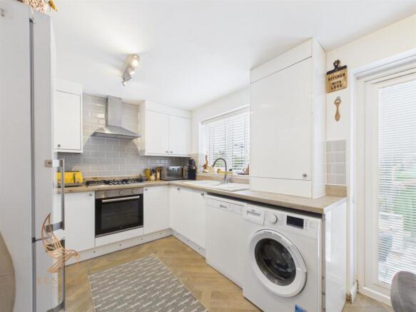 3 bed Terraced for sale Image 9