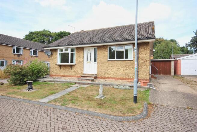 2 bed Detached Bungalow for sale Image 12