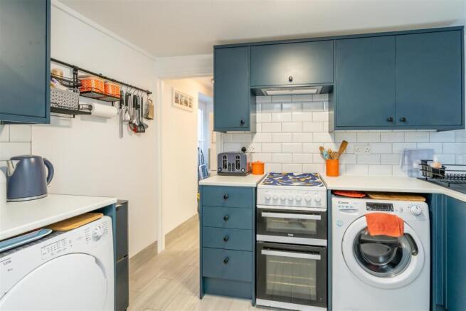 Kitchen (2).jpg