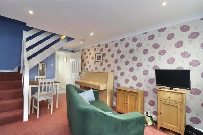 1 bed House for sale Image 5