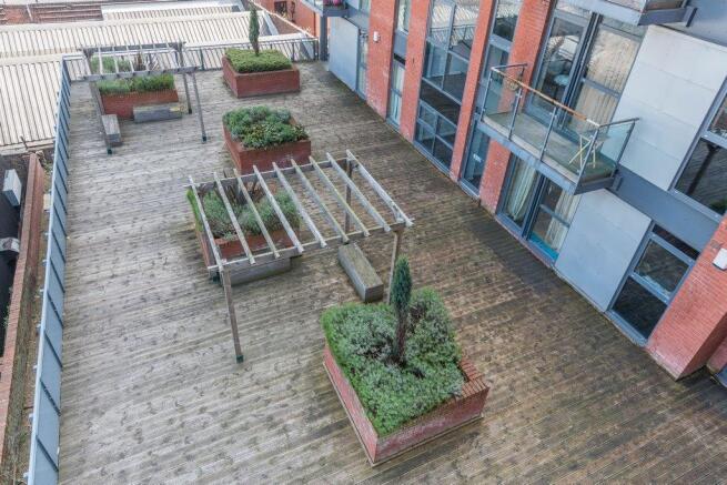 2 bed Apartment to rent Image 8