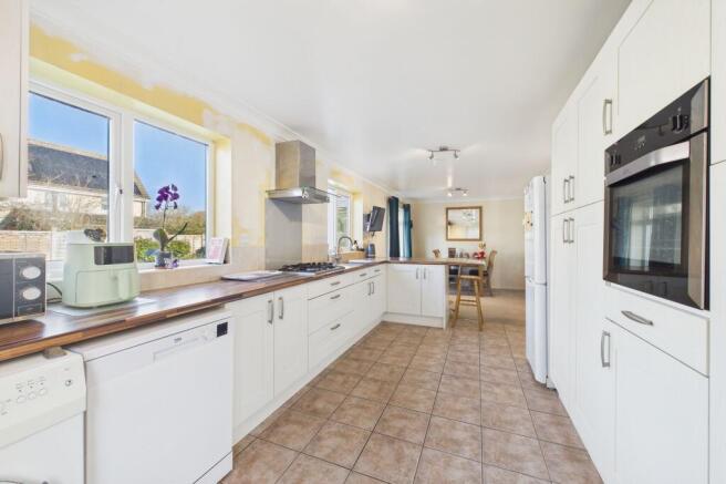 Kitchen / Breakfast Room