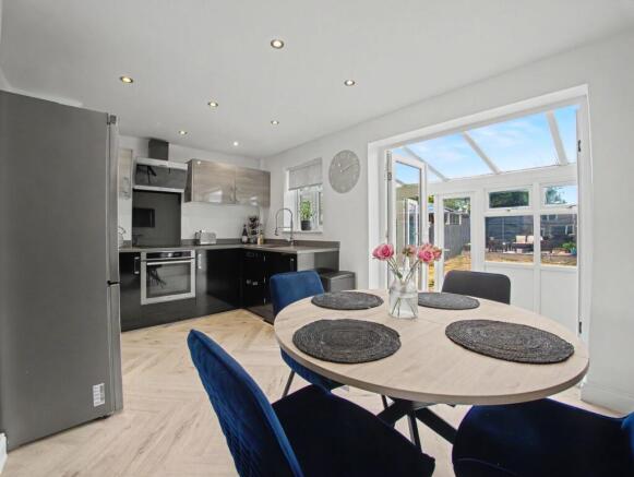 Kitchen/Dining Area