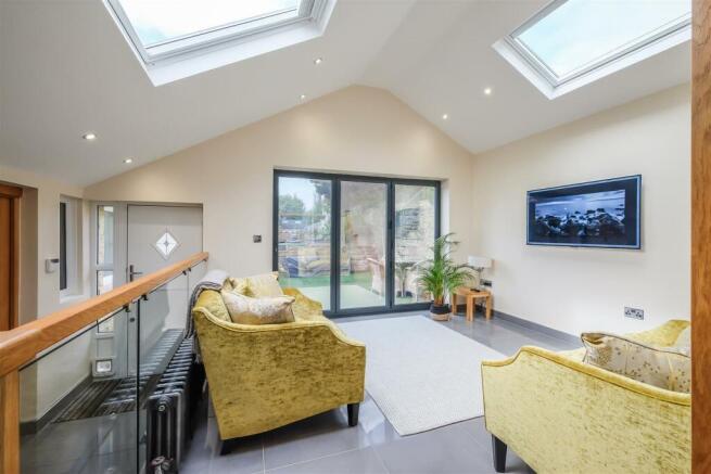 4 bed Detached for sale Image 4
