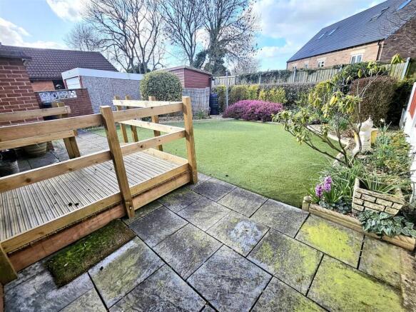 2 bed Detached Bungalow for sale Image 9