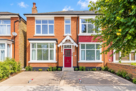 Sidney Avenue, Palmers Green, N13