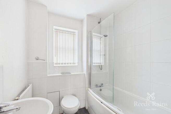 2 bed Apartment to rent Image 4