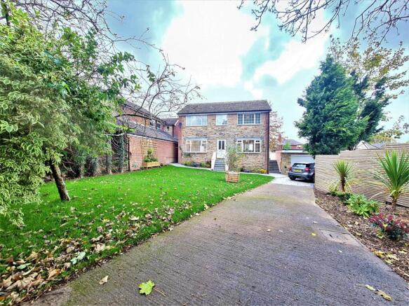 4 bed Detached to rent Image 11