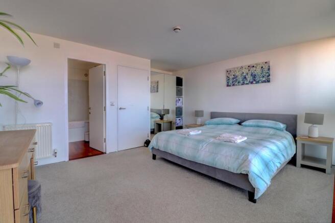 Bedroom 1 ii.jpg