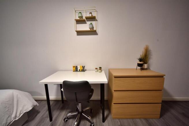 1 bed Apartment to rent Image 5