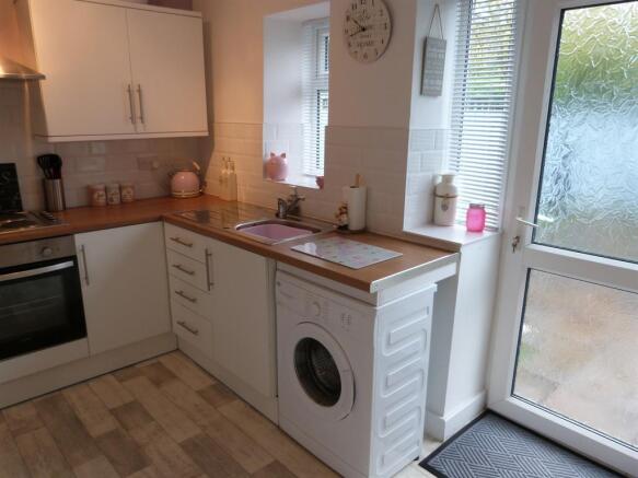KITCHEN AREA 