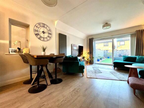 Newdawn Place, Cheltenham, Gloucestershire photo 4