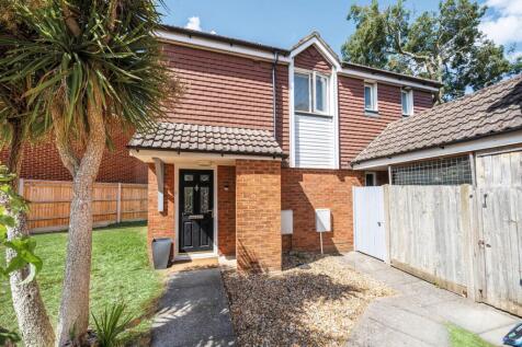 New Road, North Warnborough, RG29