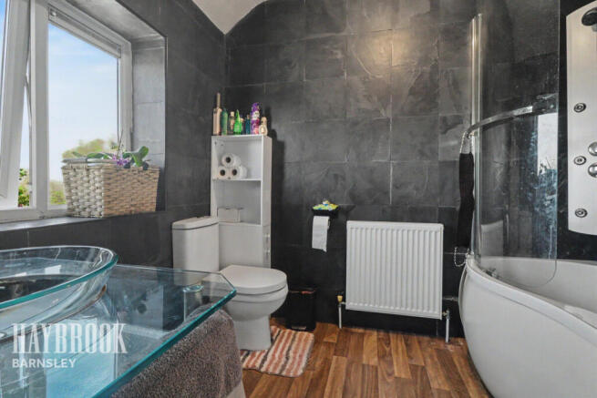 3 bed Semi-Detached for sale Image 11