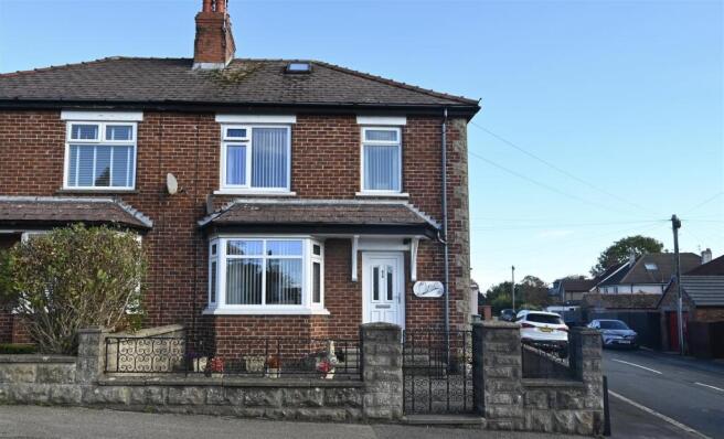 4-bed detached on Fontenay Road, Richmond, £350,000