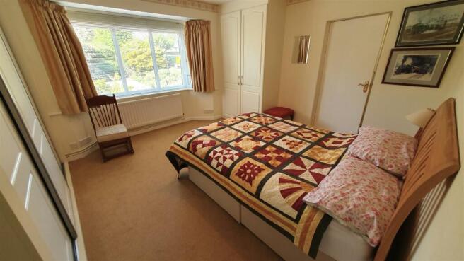 Bed 1.jpg