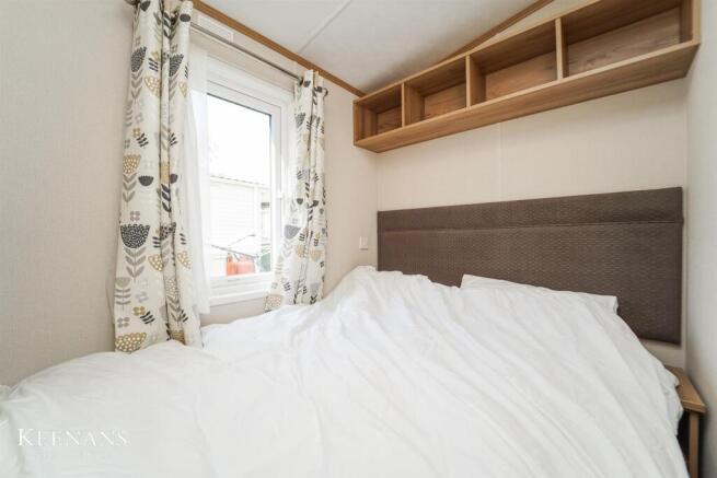2 bed Park Home for sale Image 8