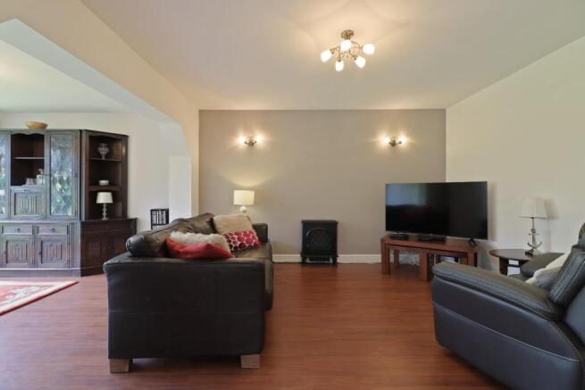3 bed Semi-Detached for sale Image 7