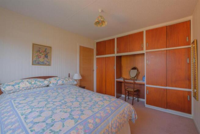 2 bed Semi-Detached Bungalow for sale Image 12