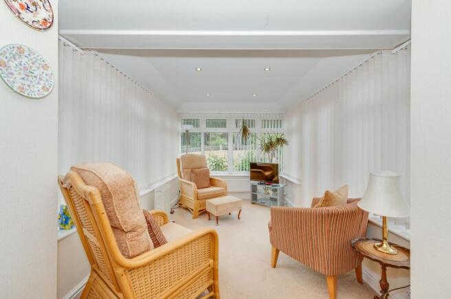 4 bed Detached Bungalow for sale Image 10