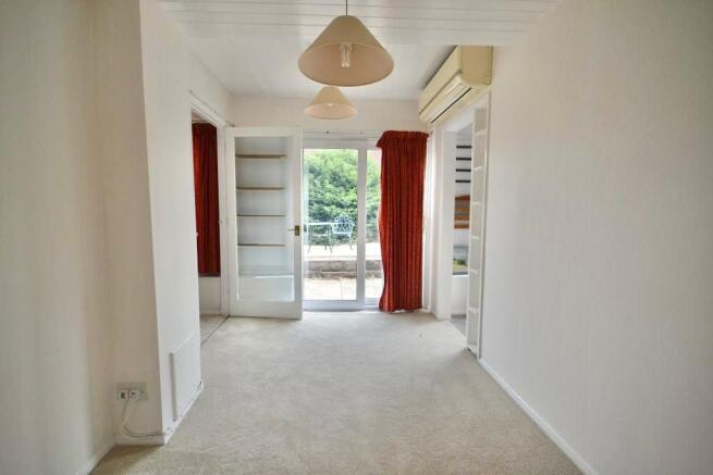 Butlers Grove, Great Linford, Milton Keynes, Buckinghamshire, MK14 5DT photo 4