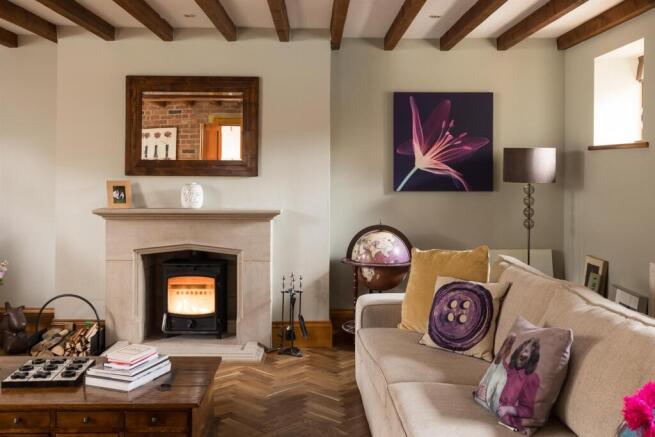 6 bed House for sale Image 4