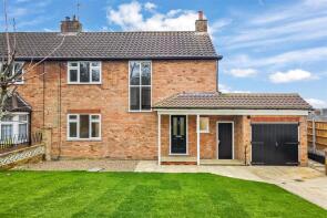 105, Church Road, Potters Bar EN6 1EY