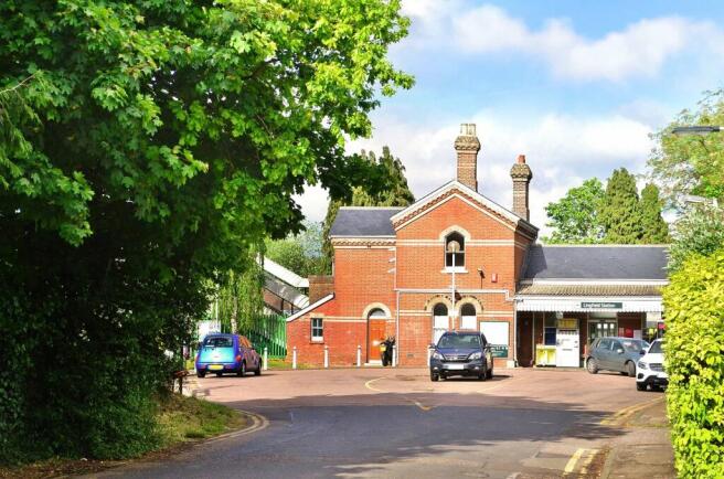 Lingfield Station