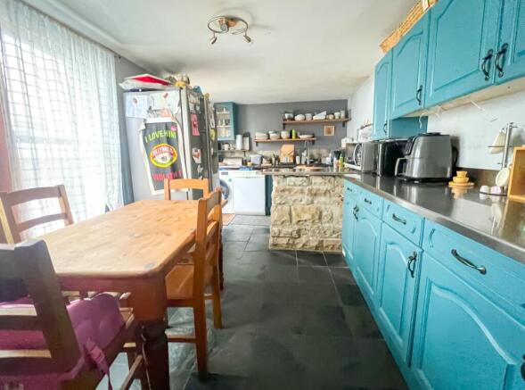 4 bed Terraced for sale Image 11