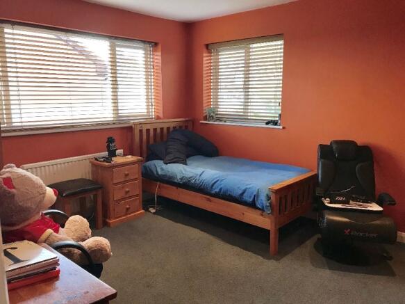 BEDROOM 2