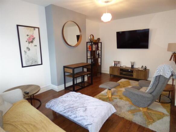 176 Wilsthorpe Road lounge.JPG