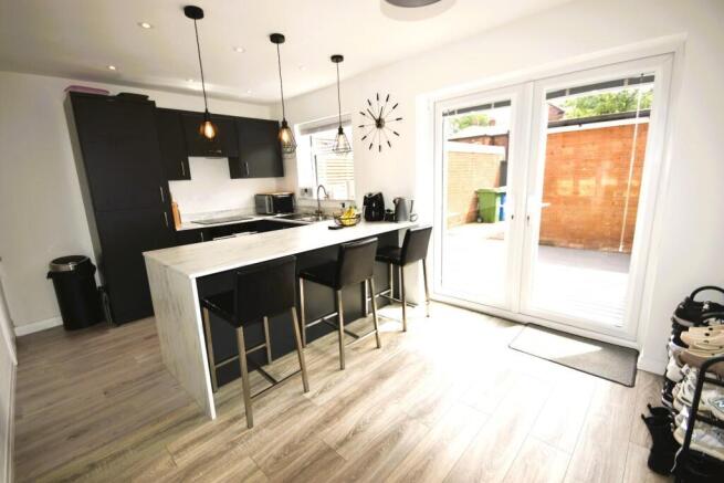 KITCHEN/DINER