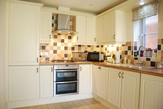 KITCHEN/BREAKFAST RO