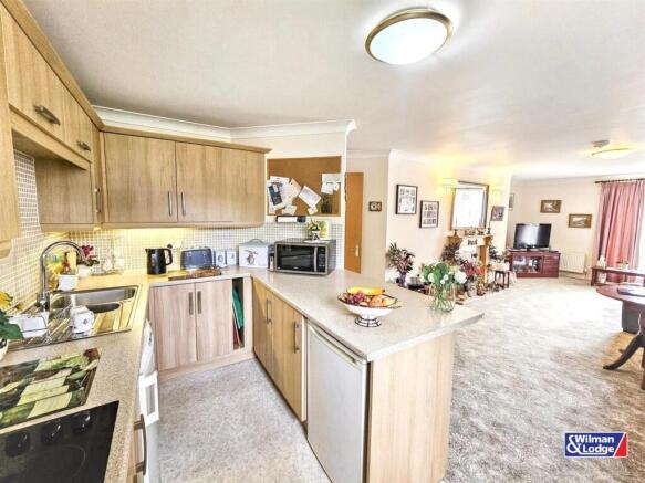 2 bed Apartment for sale Image 6