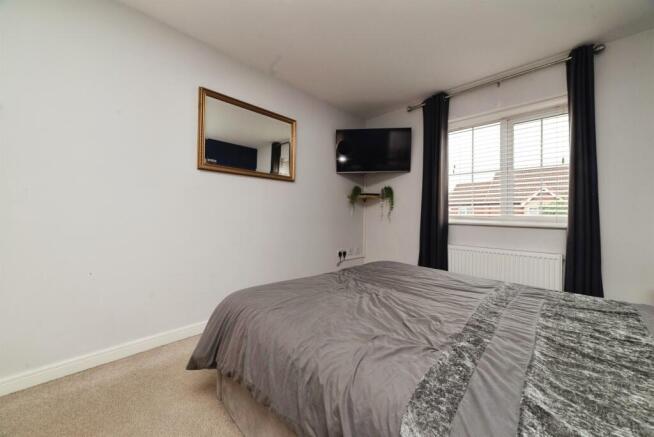 4 bed Detached for sale Image 9