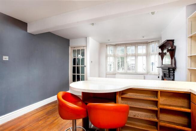kitchen lounge.jpg