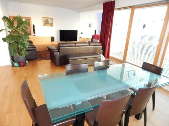 DINER / LOUNGE