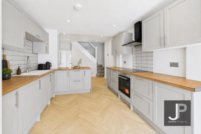 kitchen 3 north.png