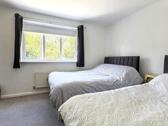 3 bed Town House for sale Image 10