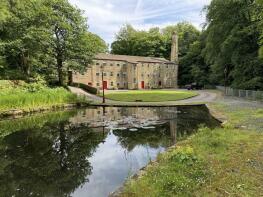 Bents House, Hallas Bridge, Hallas Lane, Cullingworth, Bradford BD13 5BT