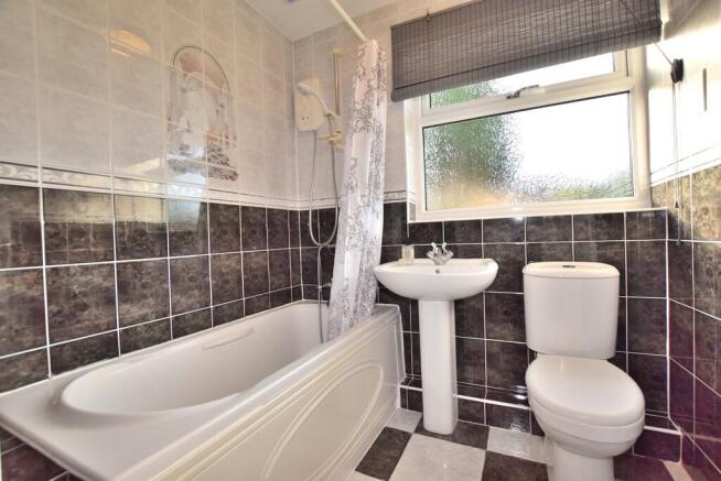2 bed Detached Bungalow to rent Image 9