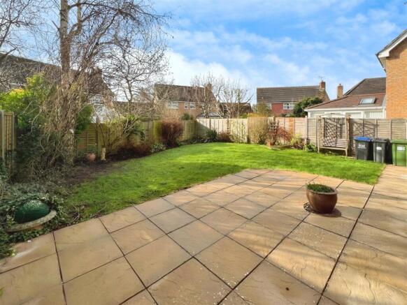 21e35252-garden..jpg